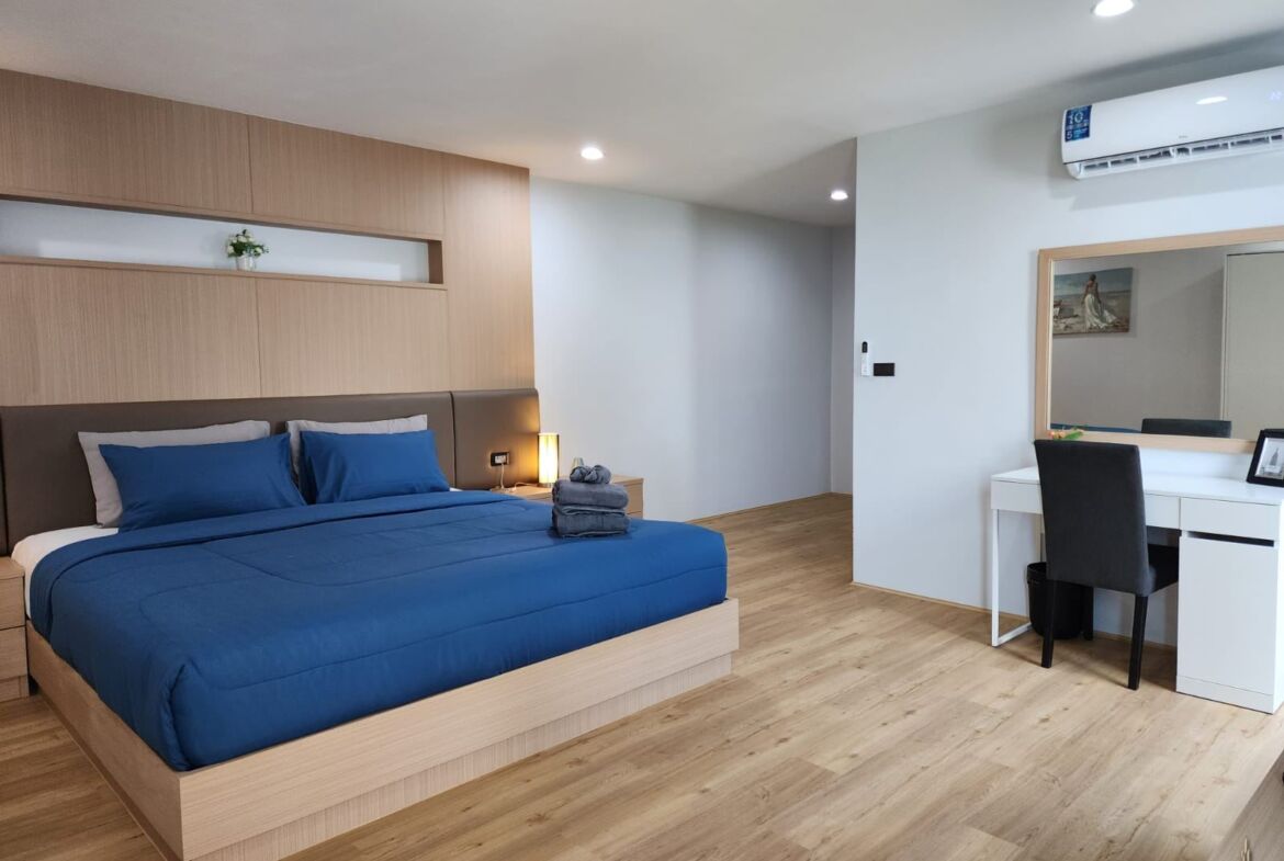 Modern townhouse with private pool in Chalong for Rent