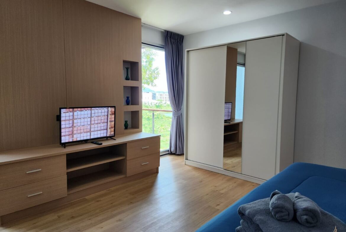Modern townhouse with private pool in Chalong for Rent