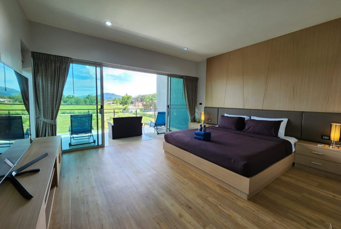 Modern townhouse with private pool in Chalong for Rent