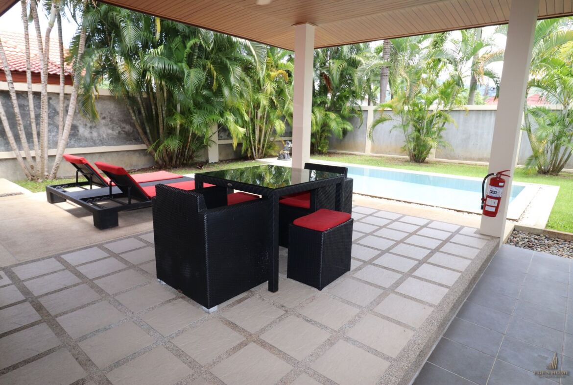 Resort for sale: 6 private villas in Rawai