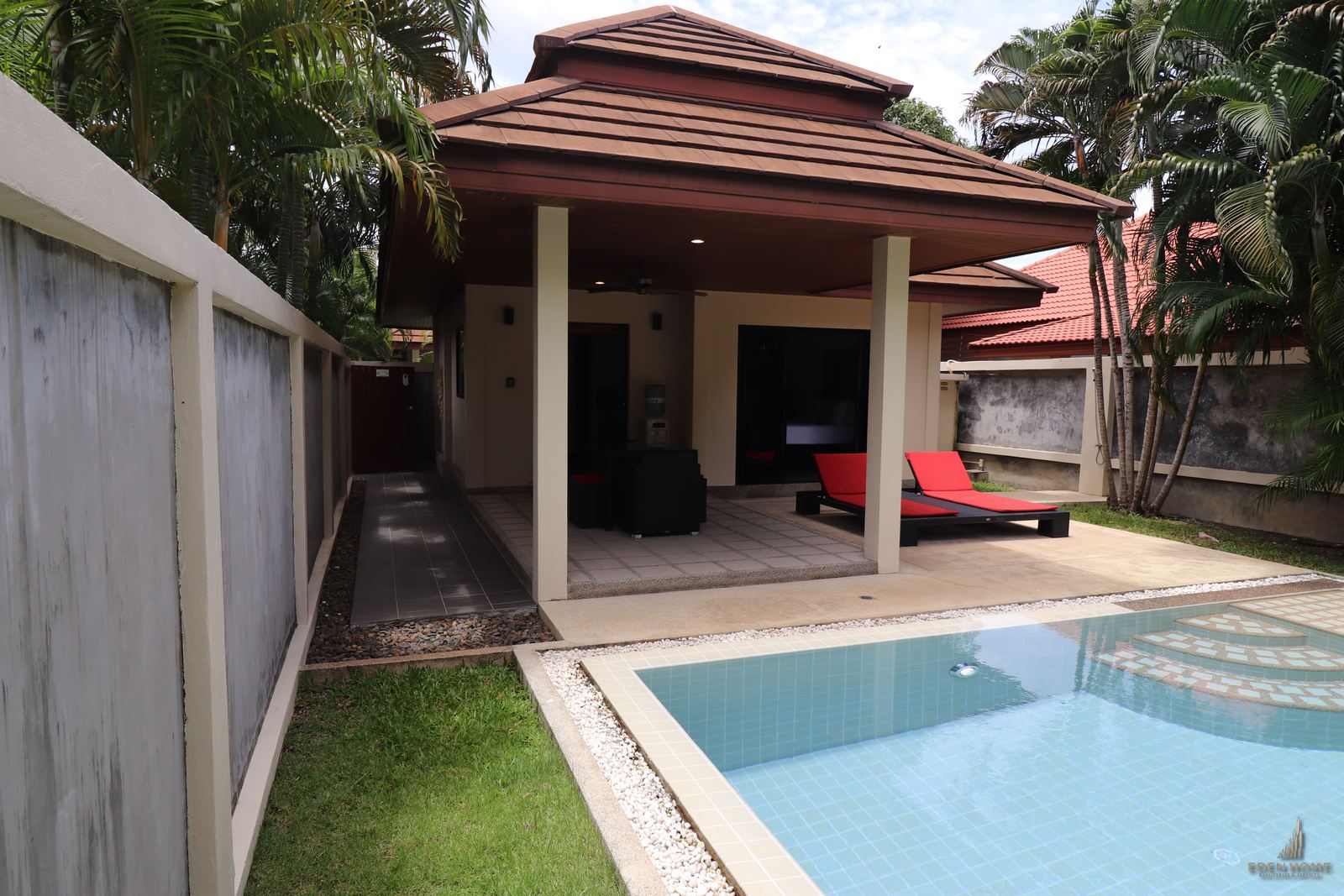 Resort for sale: 6 private villas in Rawai