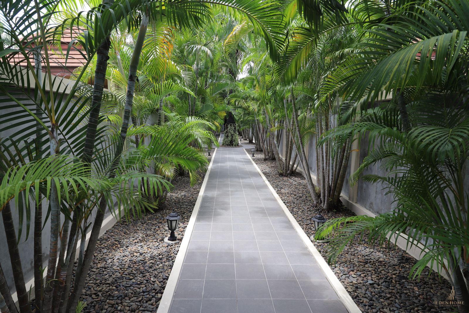 Resort for sale: 6 private villas in Rawai