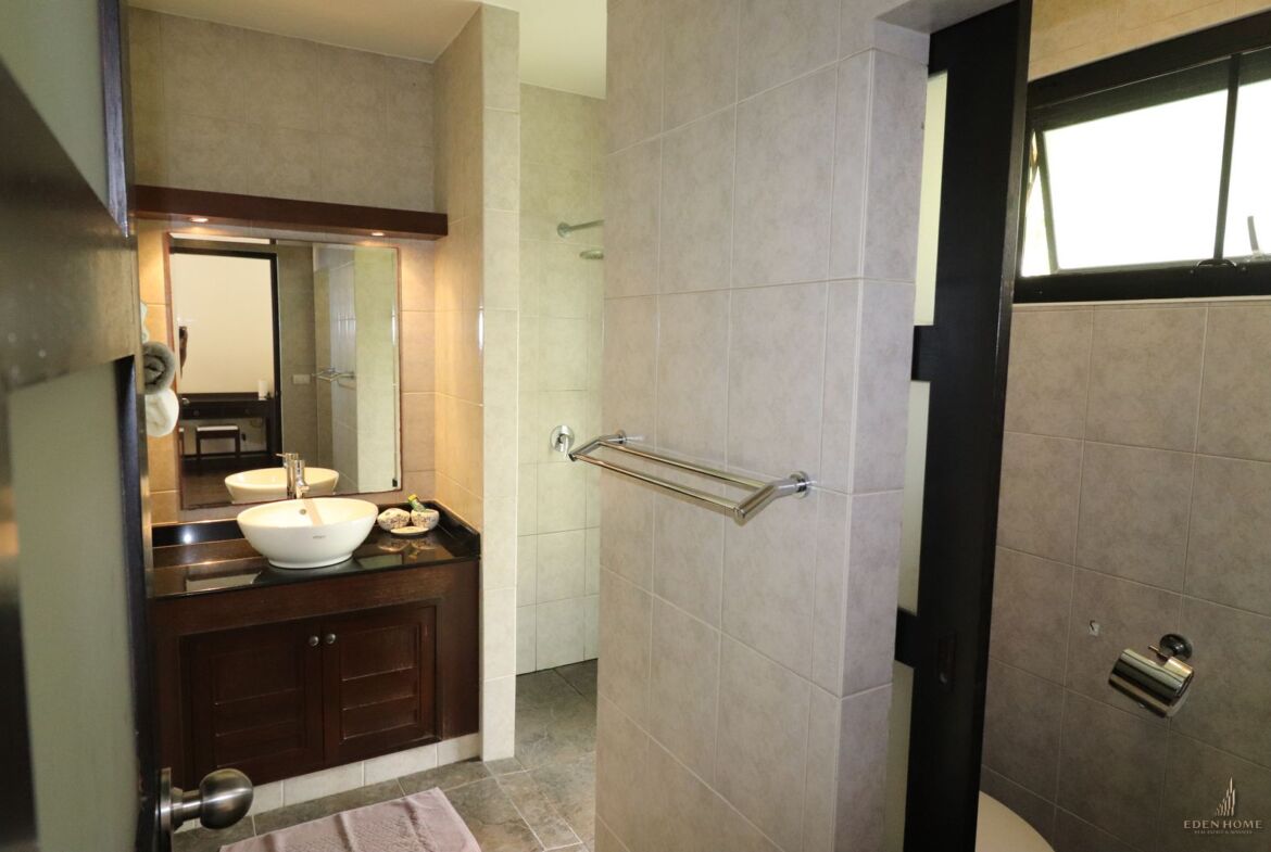 Resort for sale: 6 private villas in Rawai