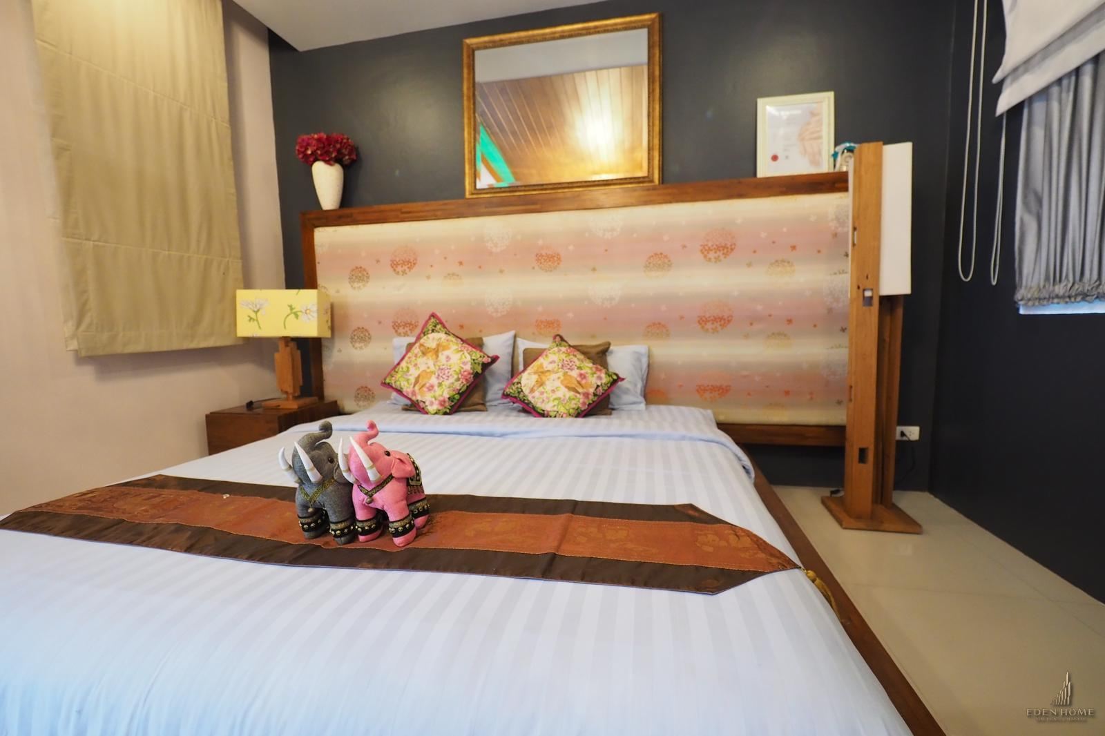 Modern 4-bedrooms pool villa at Chalong for Sale and Rent