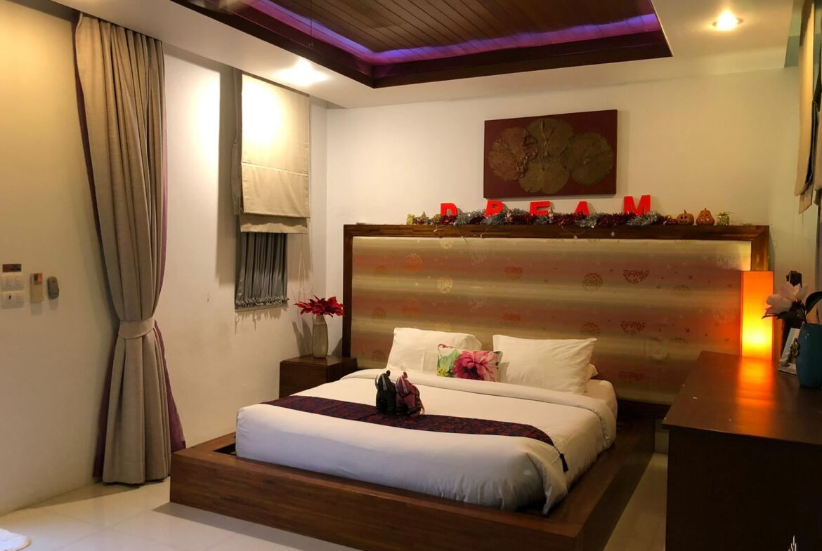 Modern 4-bedrooms pool villa at Chalong for Sale and Rent