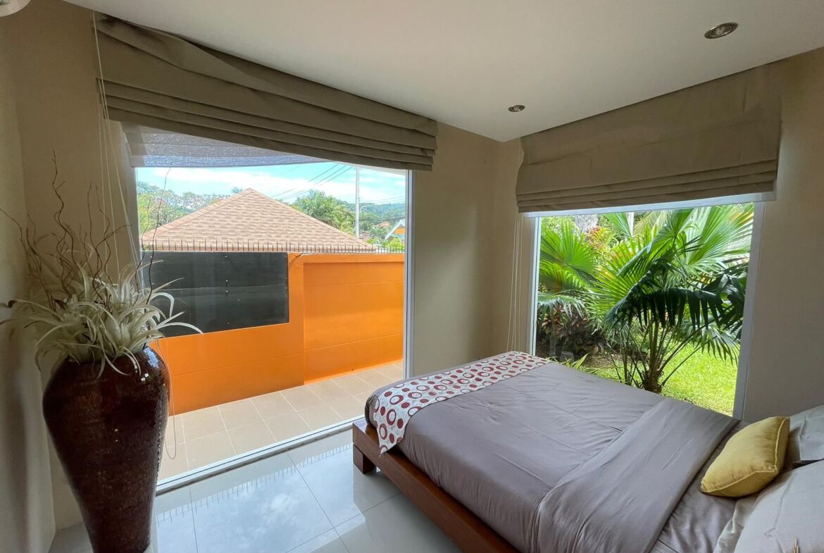 Modern 4-bedrooms pool villa at Chalong for Sale and Rent
