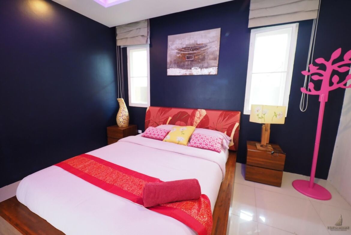 Modern 4-bedrooms pool villa at Chalong for Sale and Rent