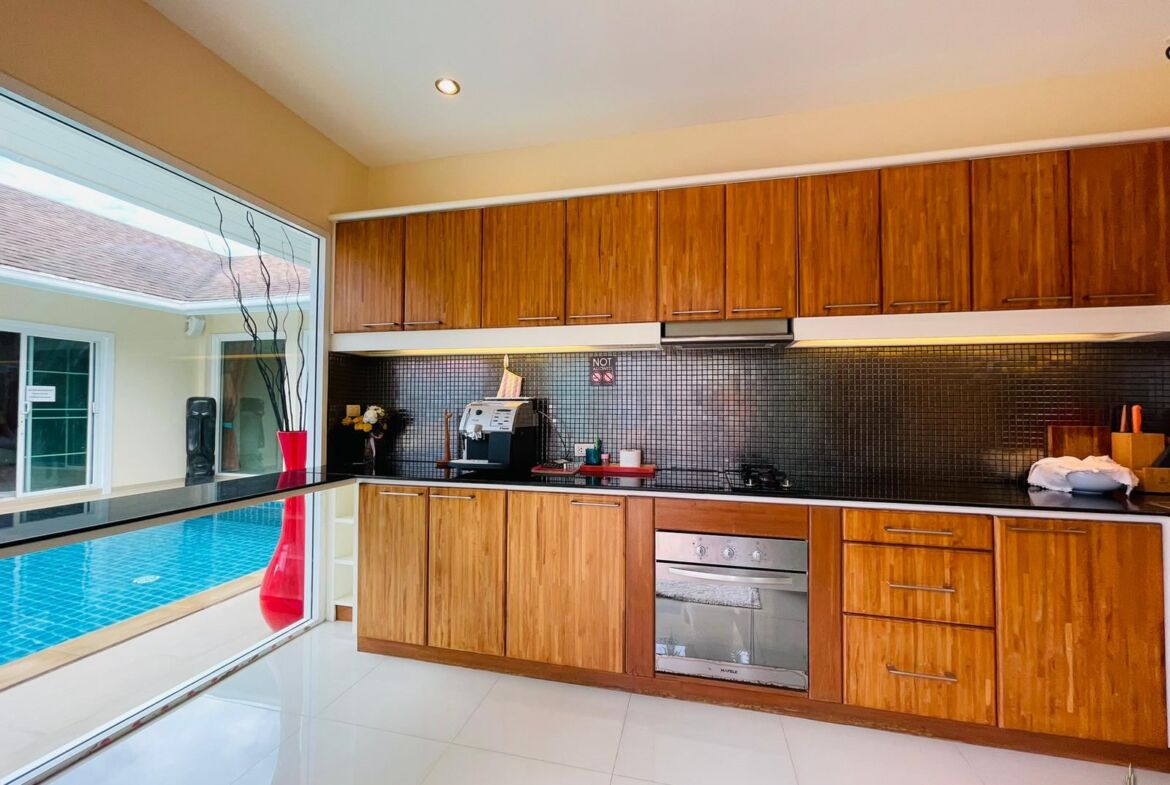 Modern 4-bedrooms pool villa at Chalong for Sale and Rent