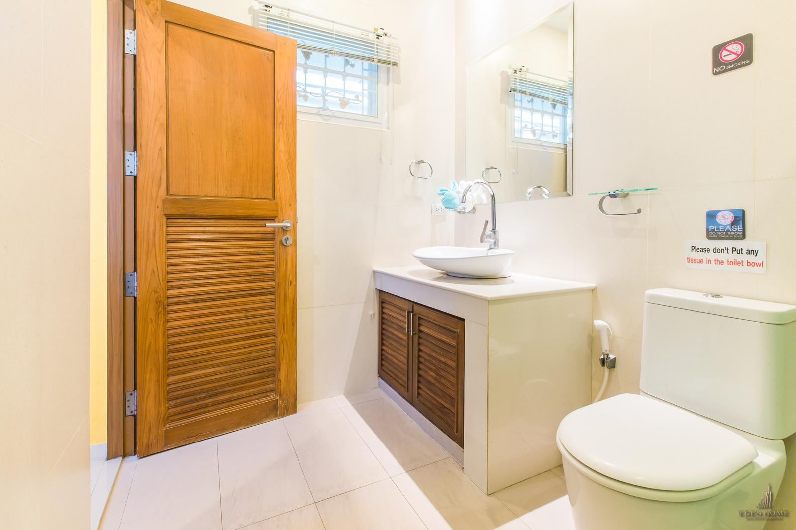 Modern 4-bedrooms pool villa at Chalong for Sale and Rent