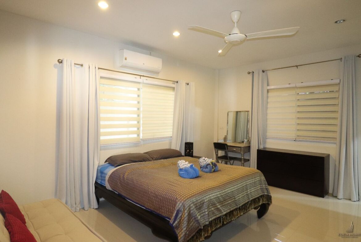 Modern 3-bedrooms pool villa at Rawai for Sale and Rent