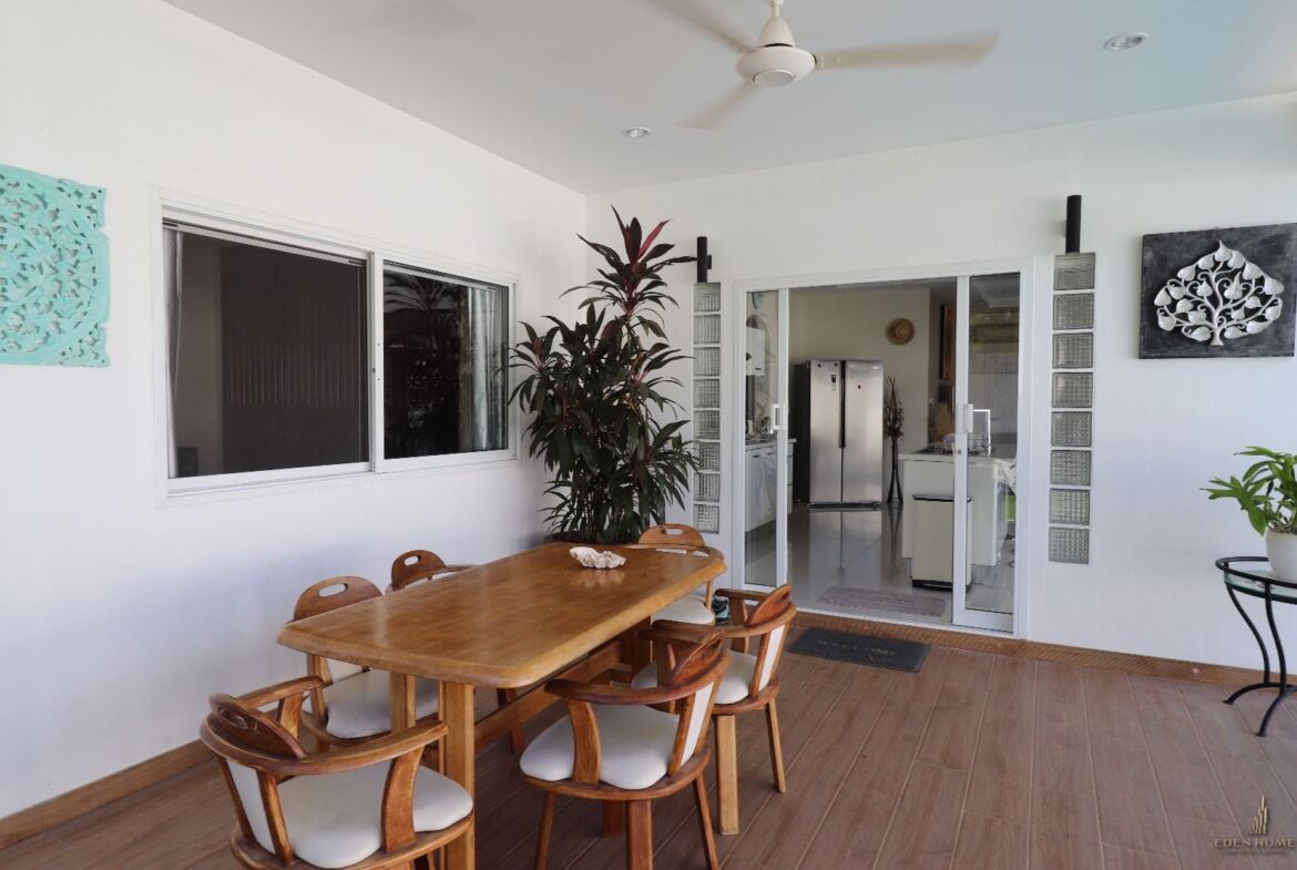 Modern 3-bedrooms pool villa at Rawai for Sale and Rent