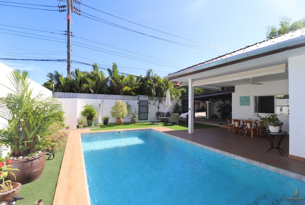 Modern 3-bedrooms pool villa at Rawai for Sale and Rent