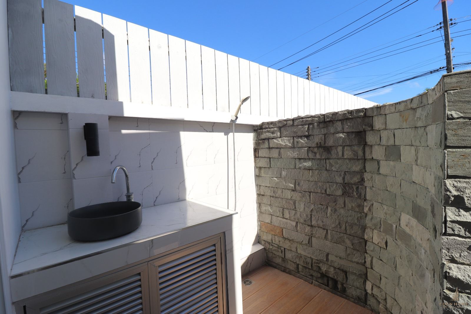 Modern 3-bedrooms pool villa at Rawai for Sale and Rent