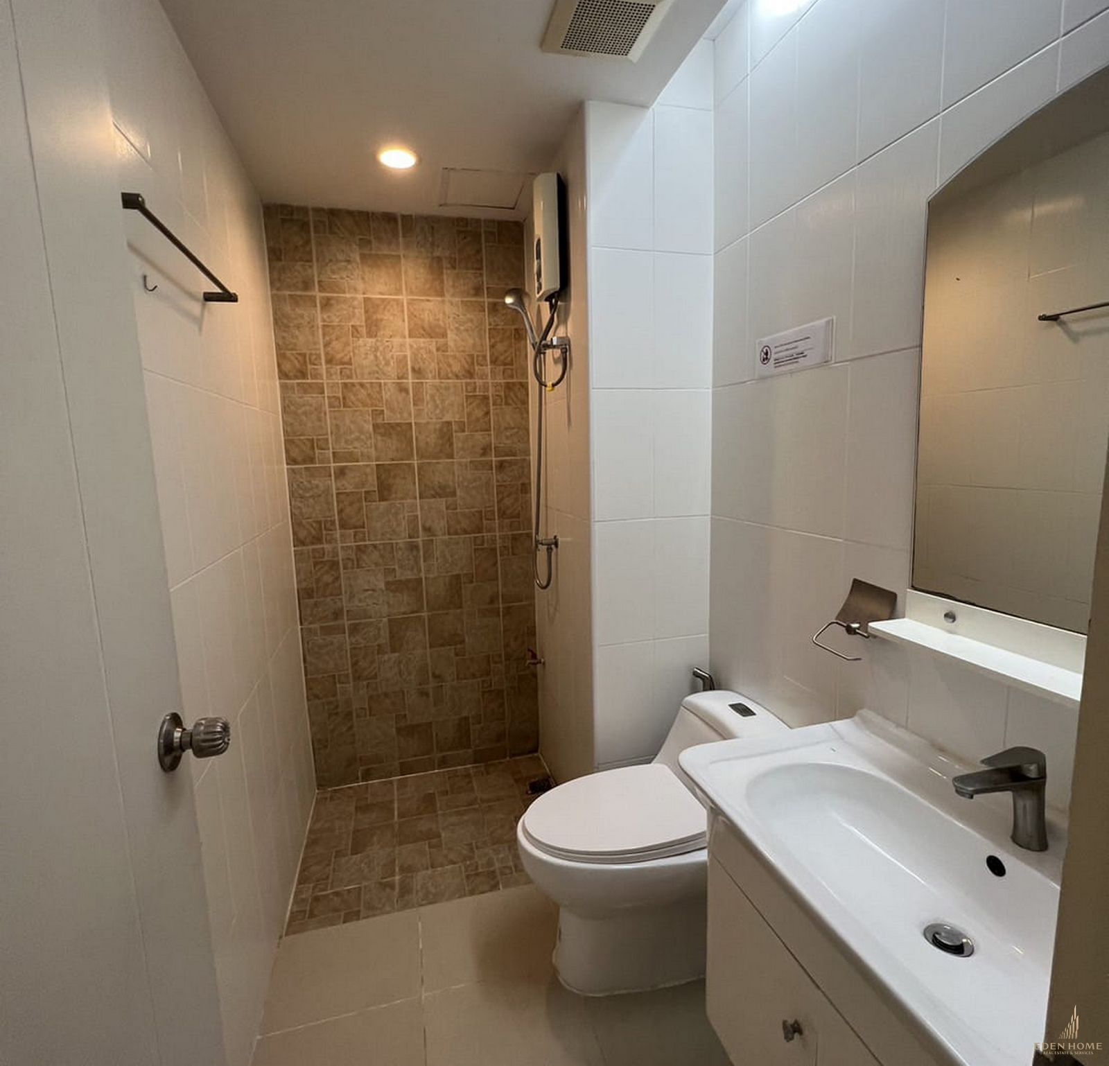 Condominium 2 Bedroom Prime location at Chalong for rent