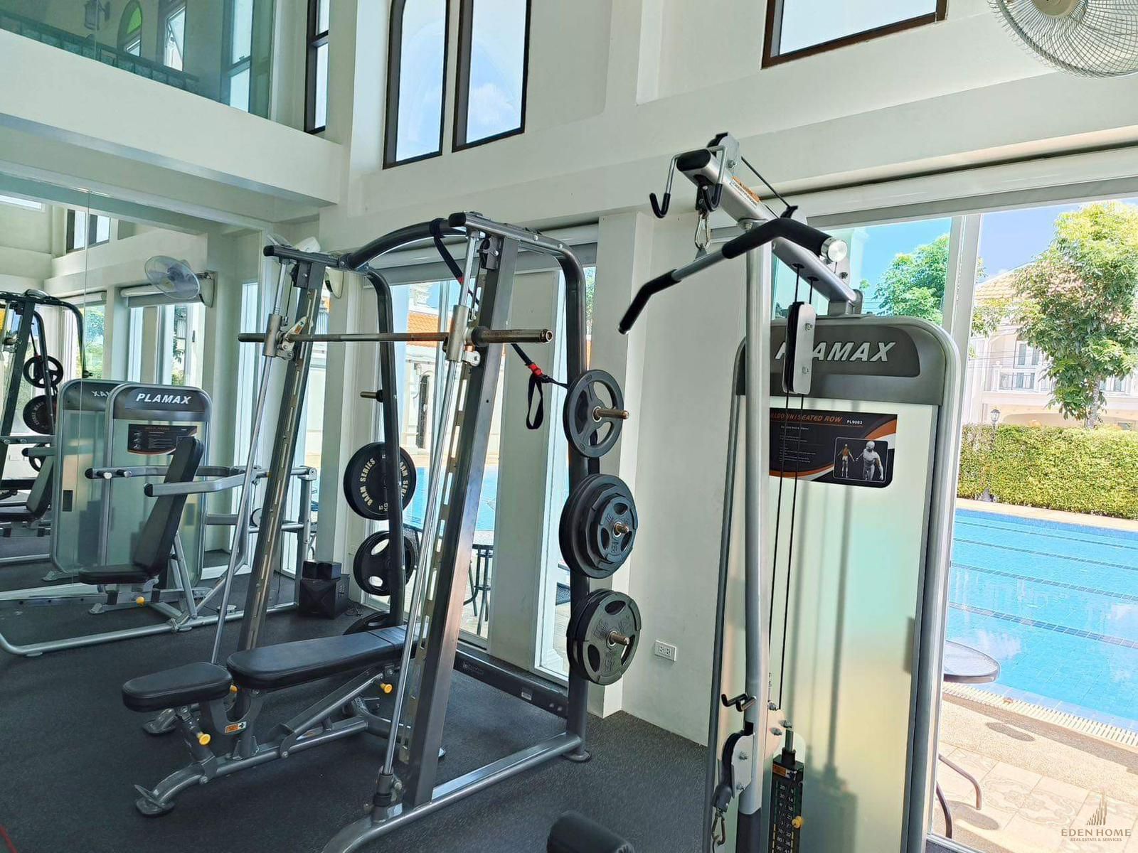 House 4 bedrooms for rent at Koh Keao