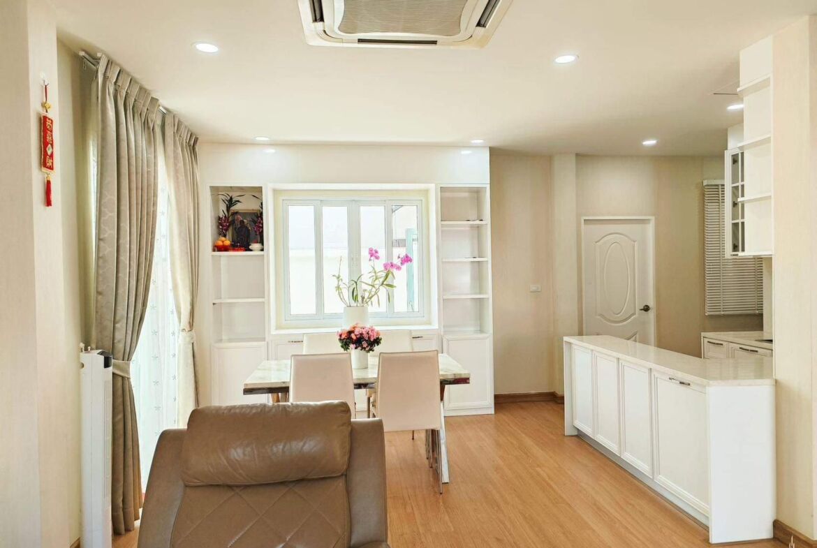 House 4 bedrooms for rent at Koh Keao