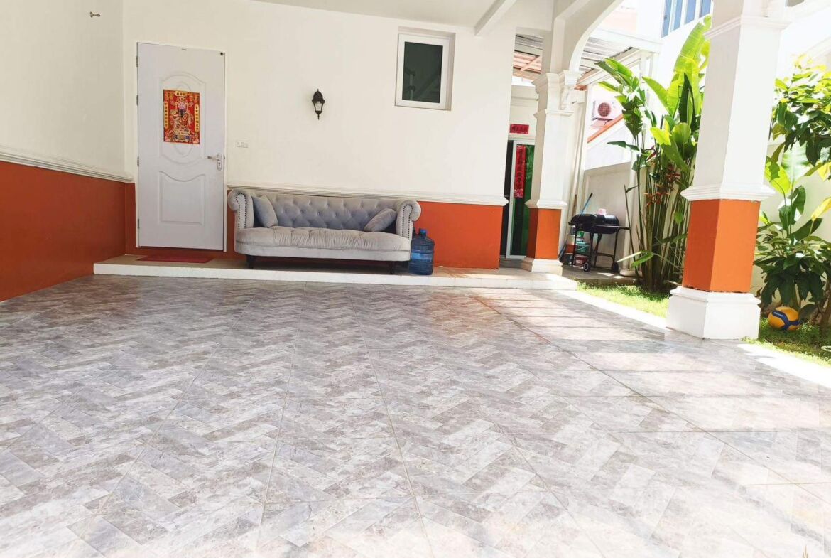 House 4 bedrooms for rent at Koh Keao