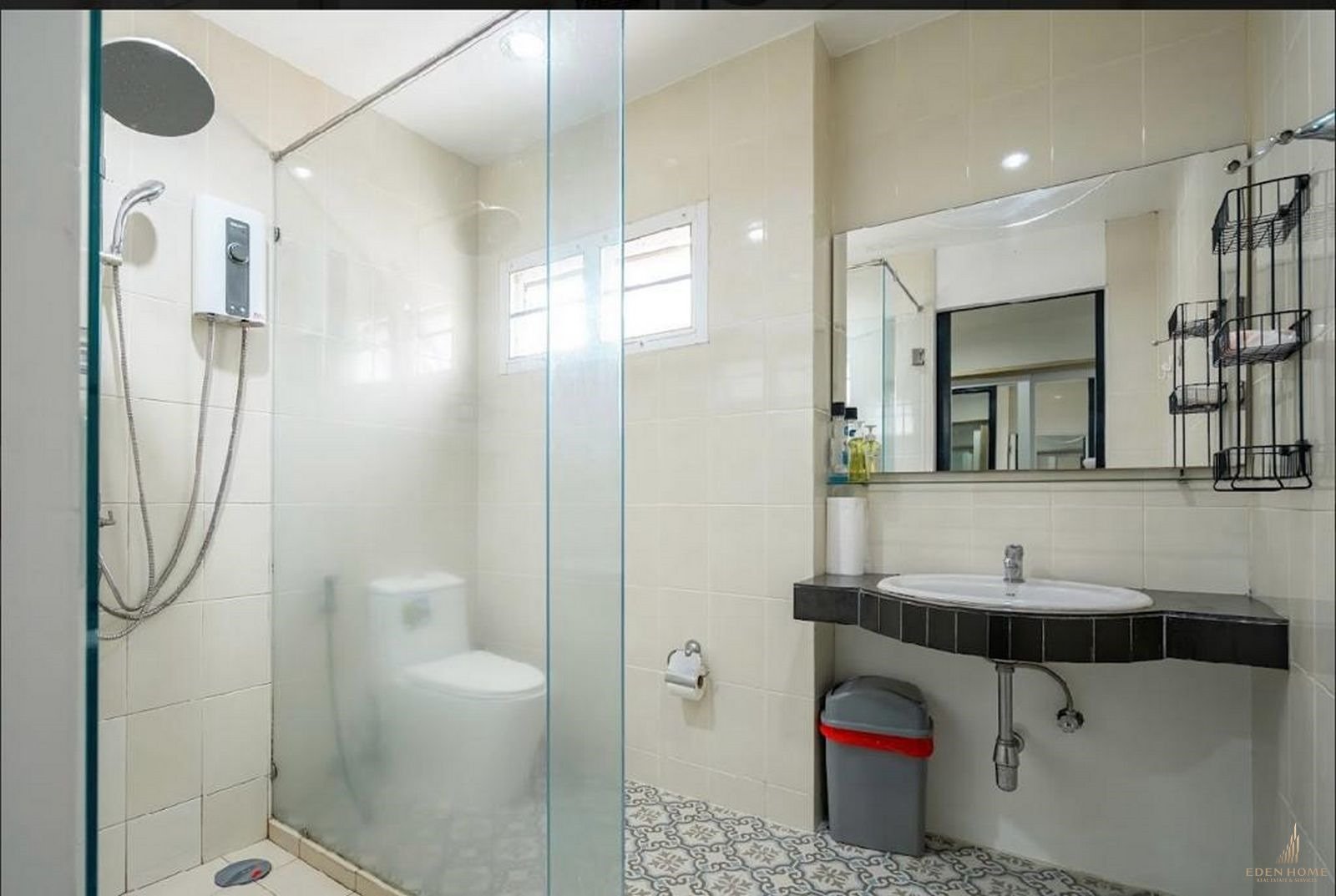 Modern villa Available in Pasak