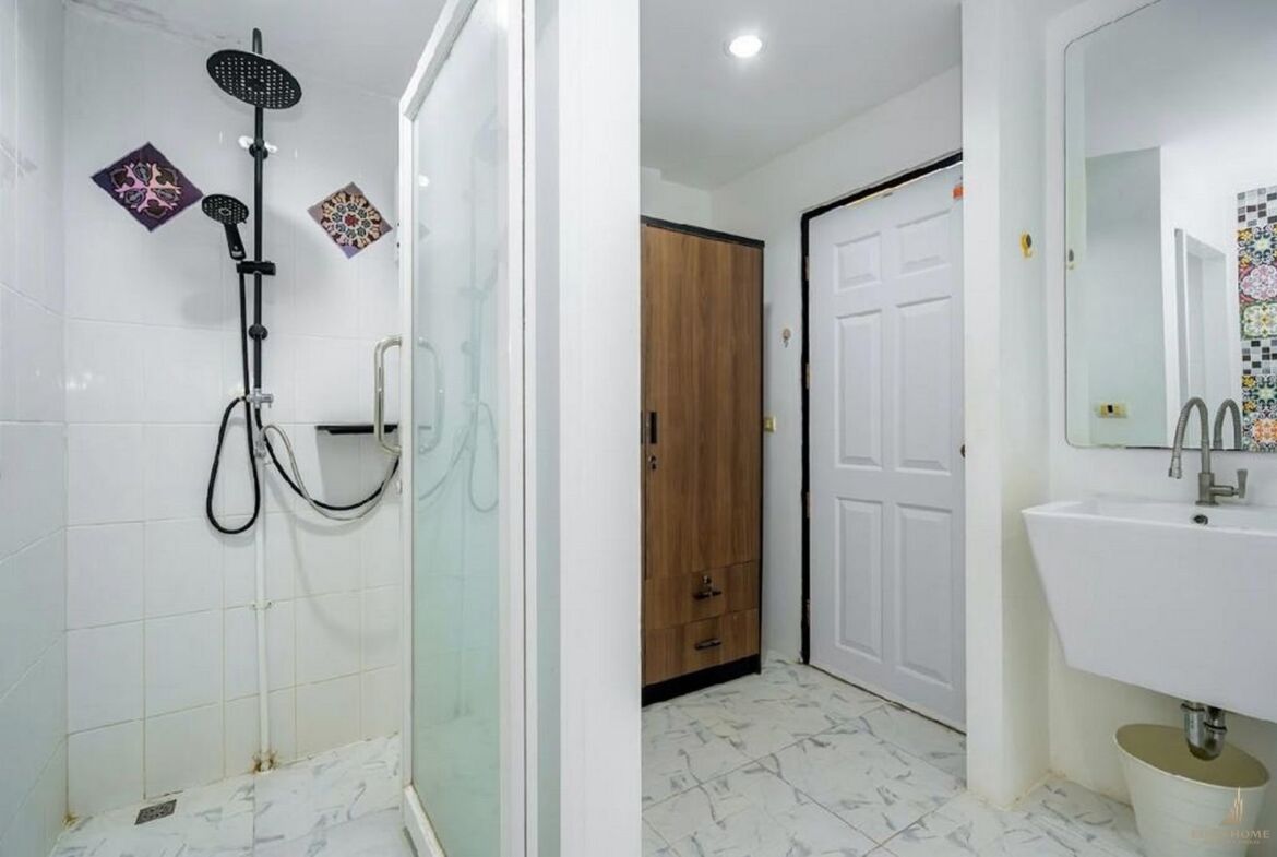 Modern villa Available in Pasak