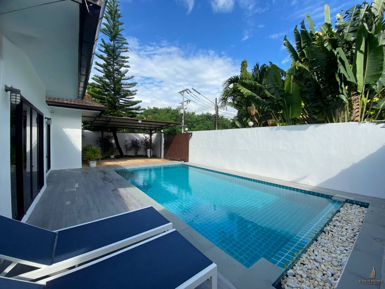 Striking Pool Villa in Rawai For Rent !!!
