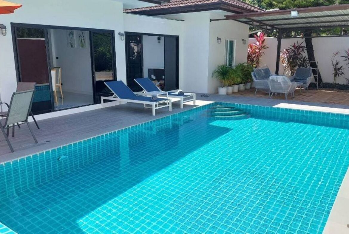 Striking Pool Villa in Rawai For Rent !!!