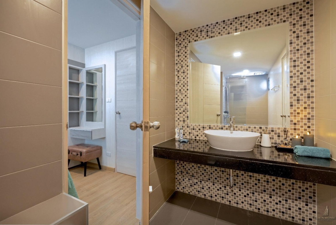 Sea view 2 bedrooms condominium for rent at Kata