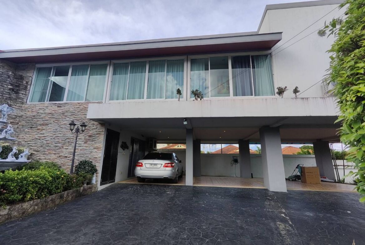 Peaceful Villa in Chalong for Rent