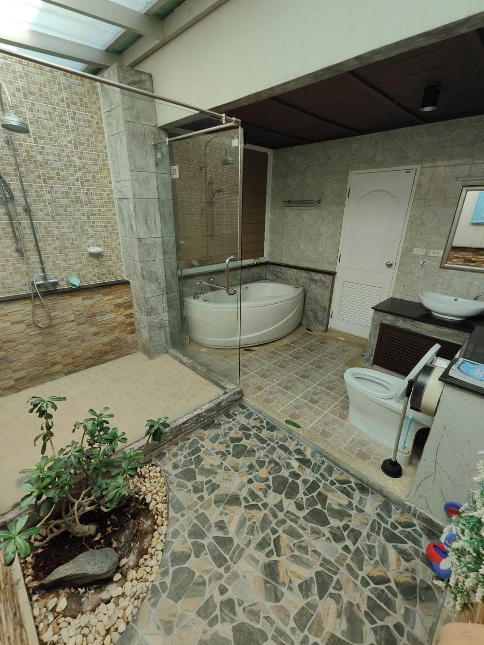 Peaceful Villa in Chalong for Rent