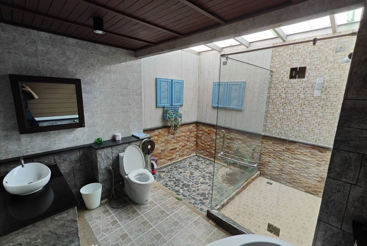 Peaceful Villa in Chalong for Rent