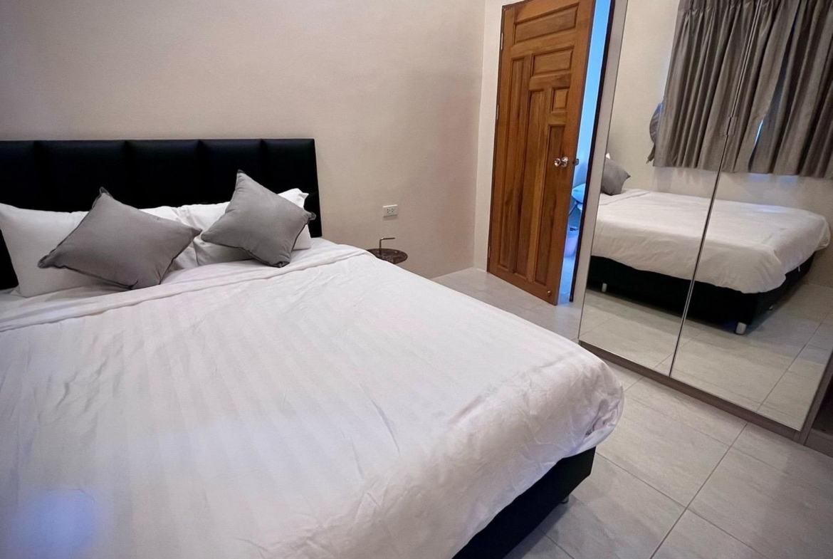 Quiet pool villa for sale and rent at Pasak