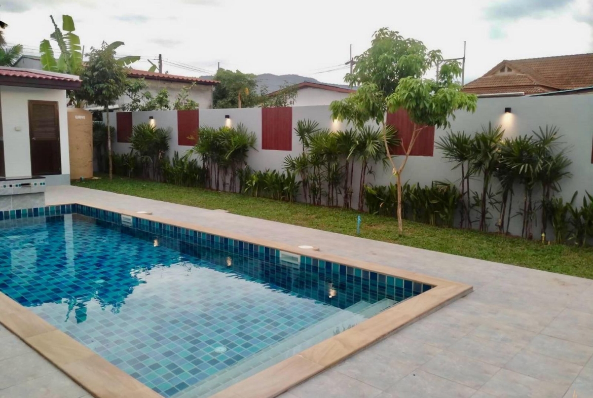 Quiet pool villa for sale and rent at Pasak