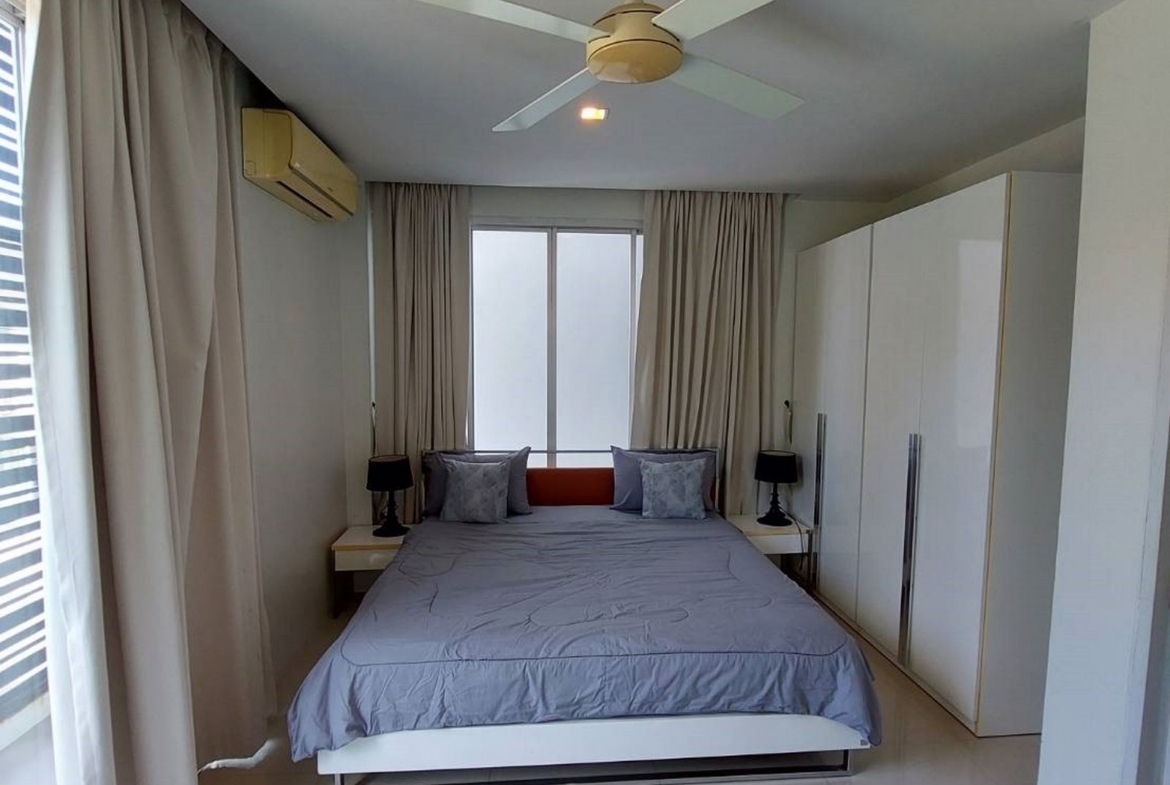 Private pool villa at Chalong for rent