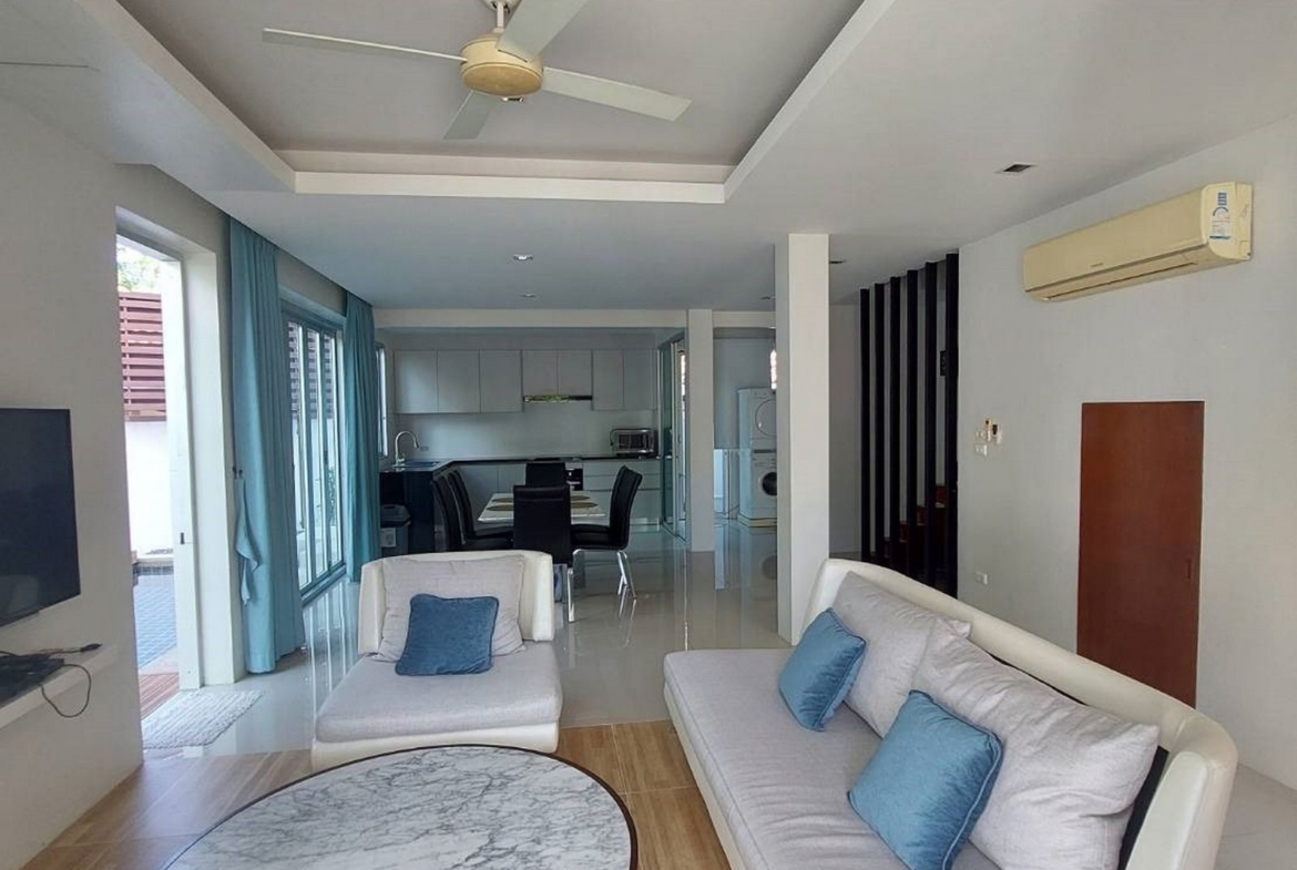 Private pool villa at Chalong for rent
