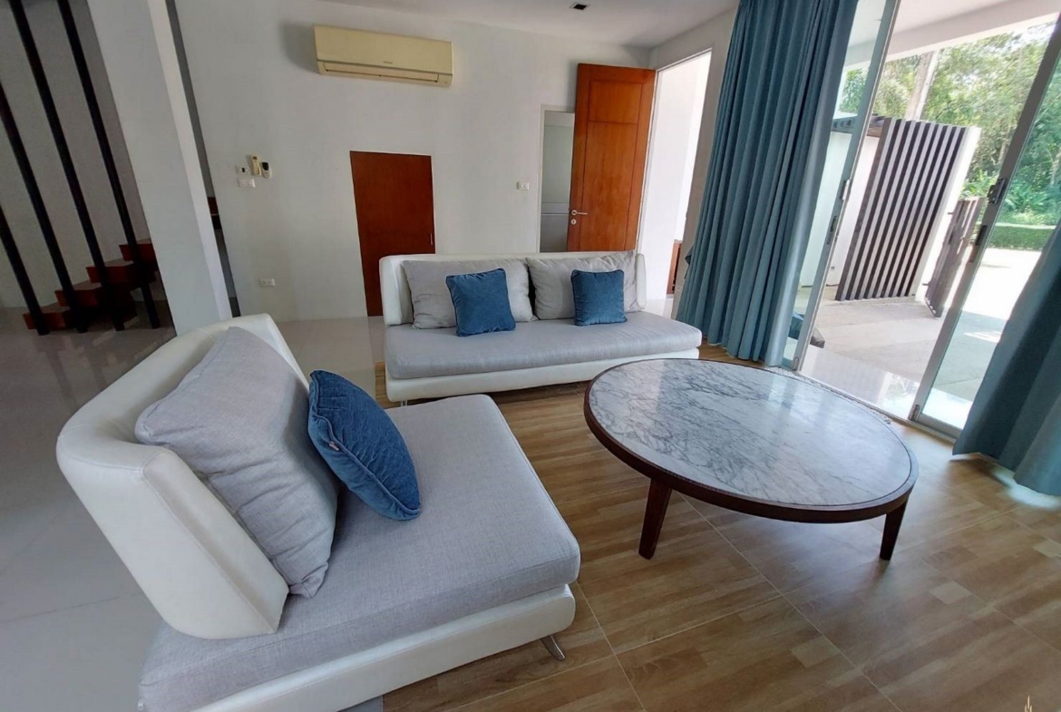 Private pool villa at Chalong for rent