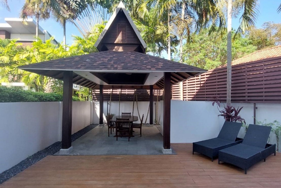 Private pool villa at Chalong for rent