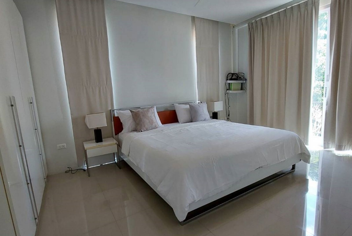 Private pool villa at Chalong for rent