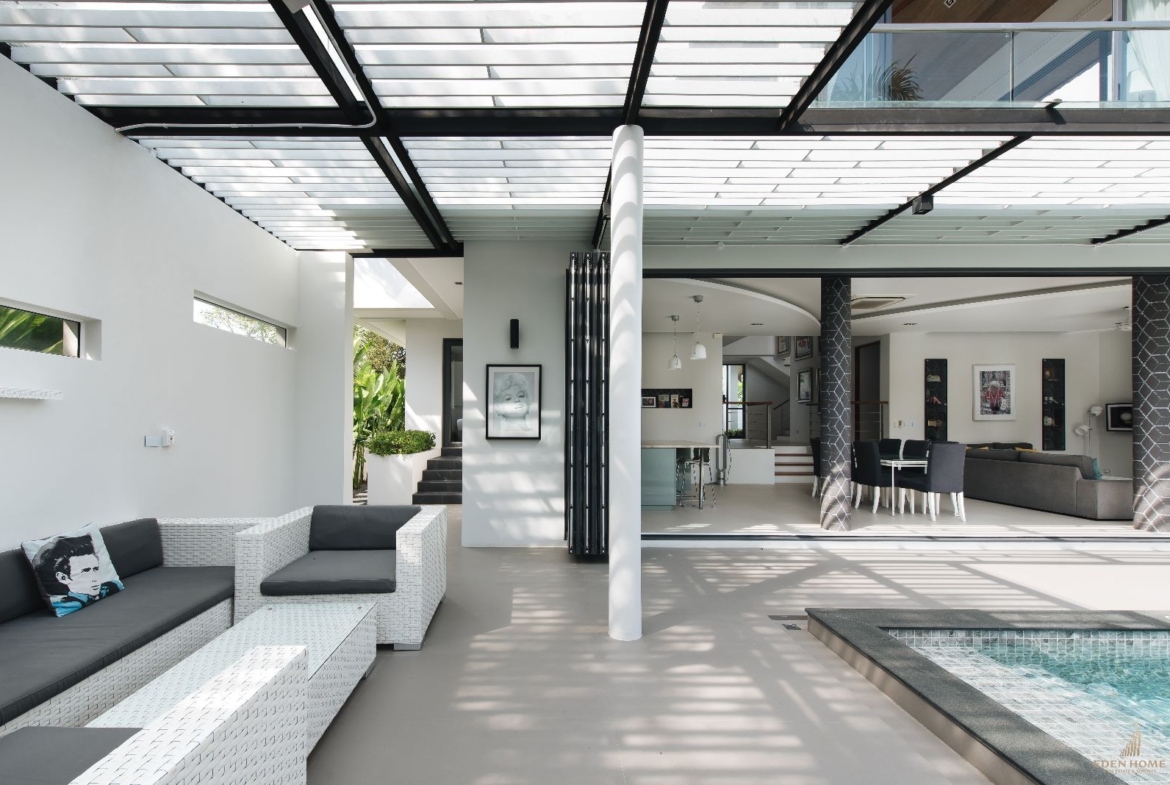 Modern villa for rent at Pasak