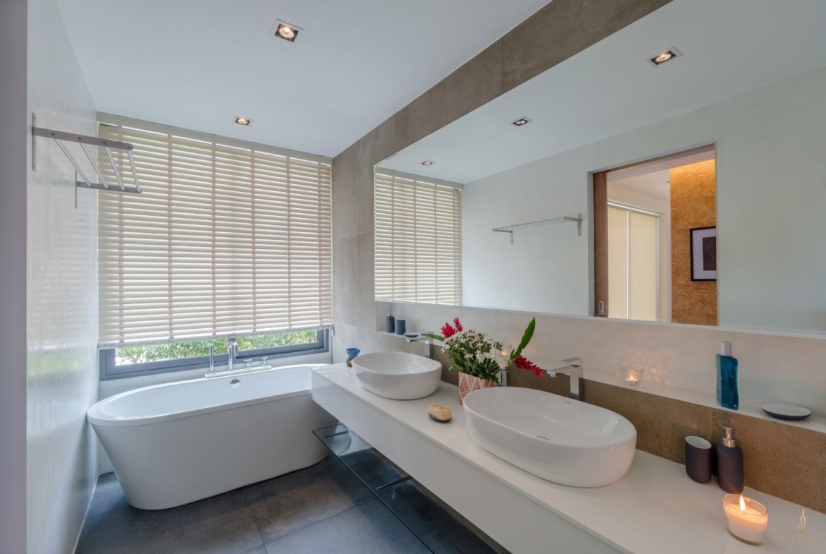 Modern villa for rent at Pasak