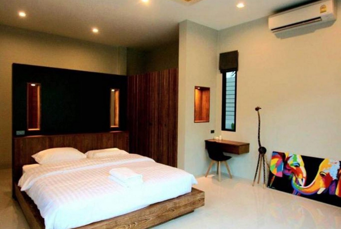 1-story pool villa for rent in Chalong !!