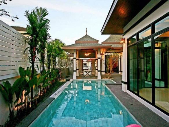 1-story pool villa for rent in Chalong !!