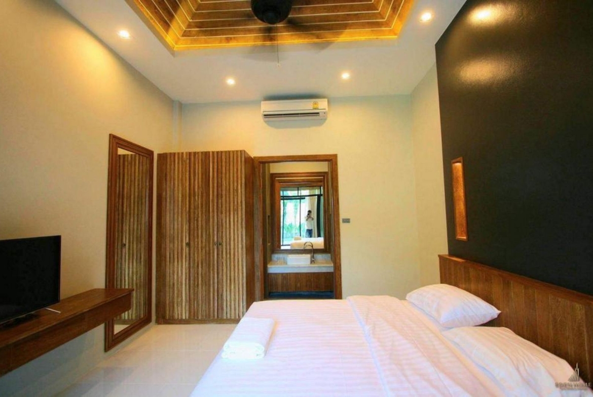 1-story pool villa for rent in Chalong !!