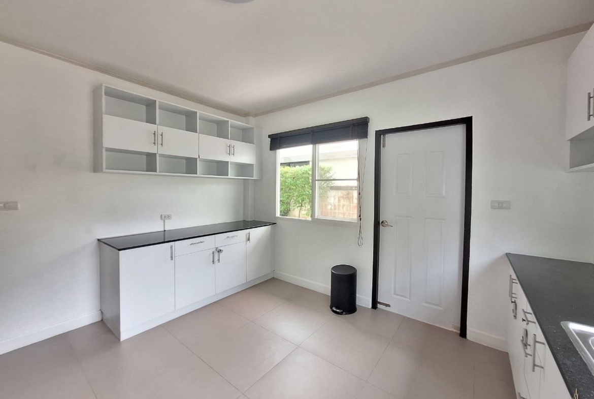 House 4-bedrooms for rent at Sapam Phuket
