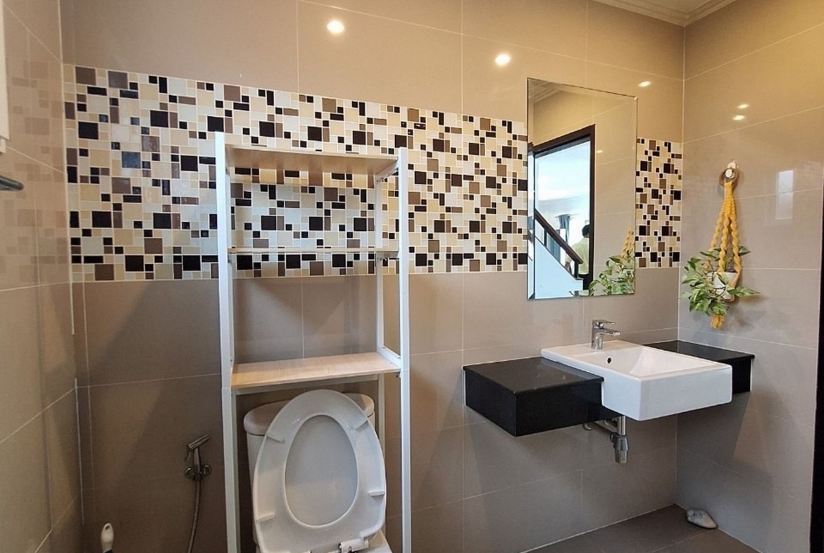 House 4-bedrooms for rent at Sapam Phuket