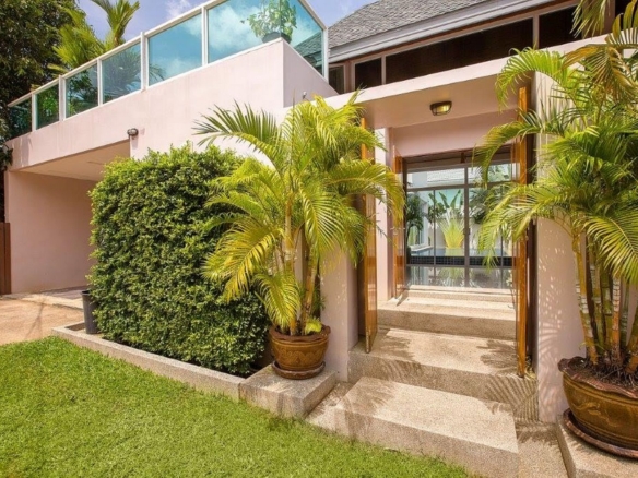 Bali style villa for rent at Rawai