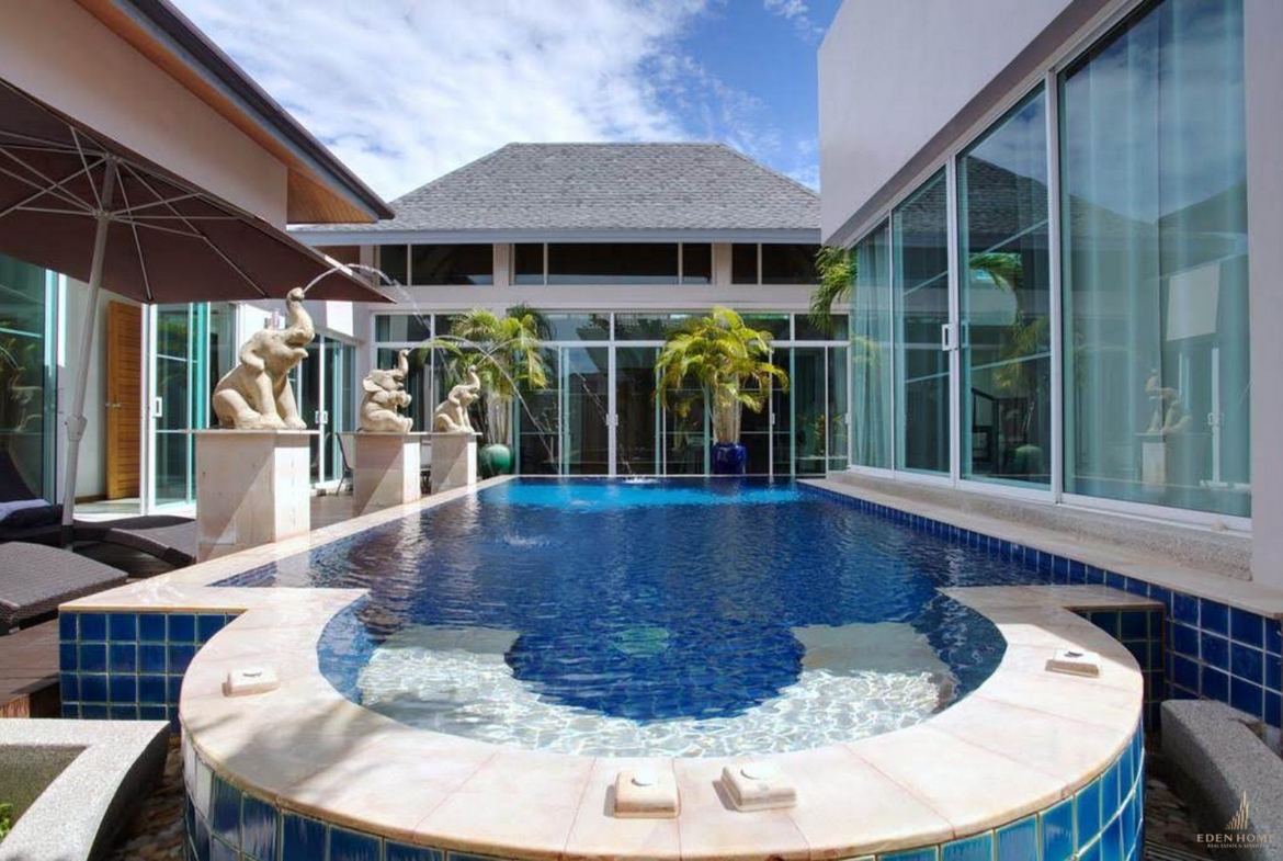 Bali style villa for rent at Rawai