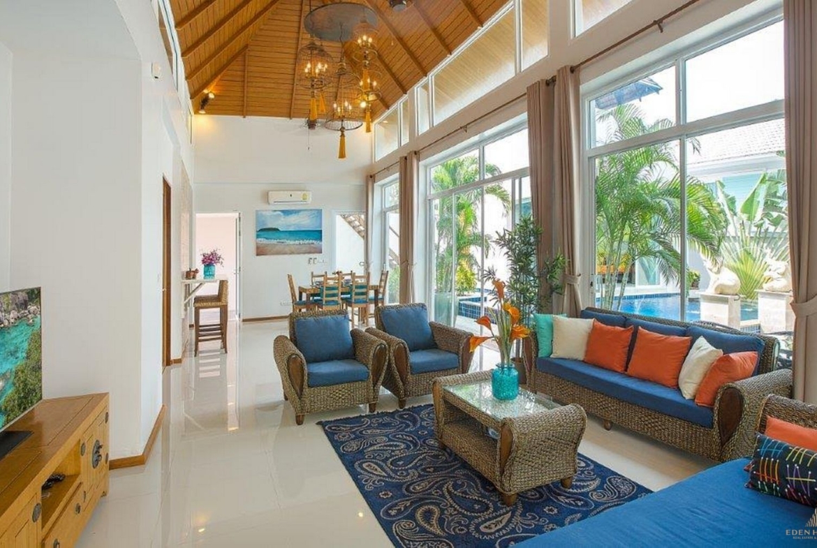 Bali style villa for rent at Rawai