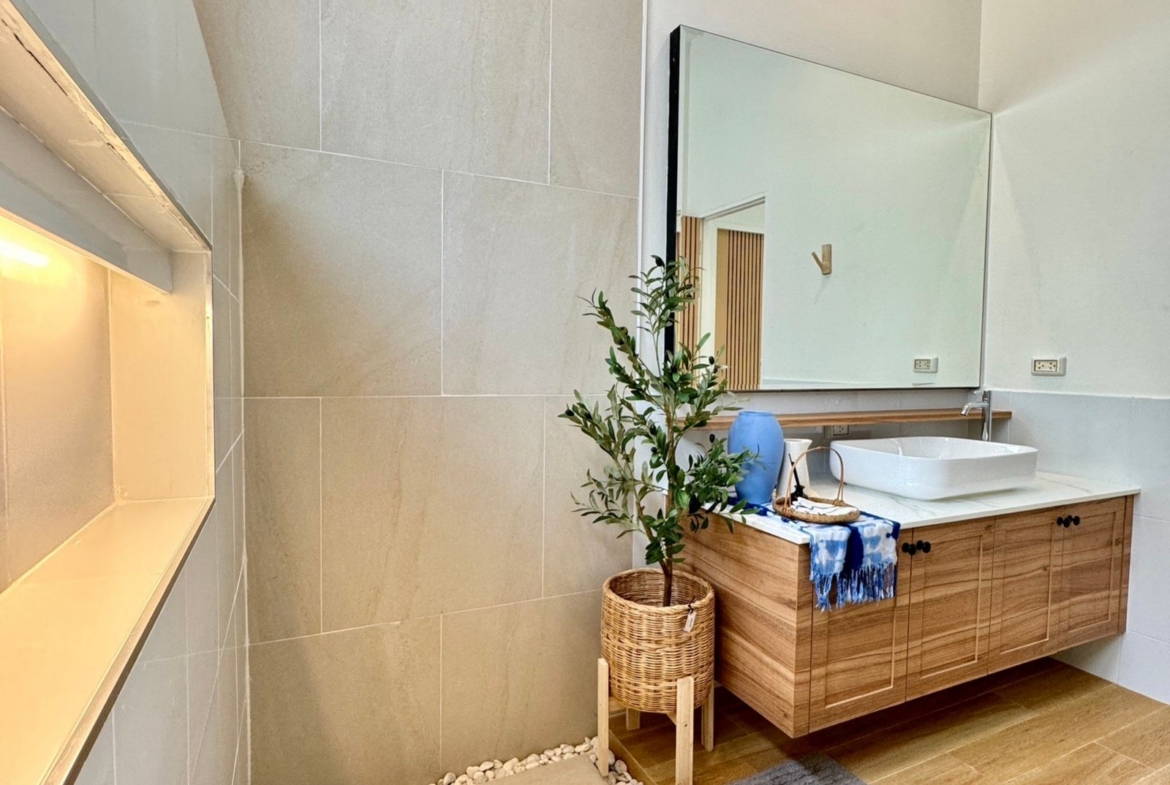 Modern Pool house newly renovated Available in Chalong!!