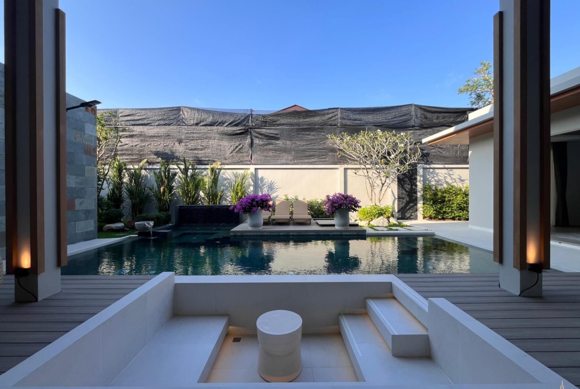 Tropical luxury villa for rent and sale at Thalang