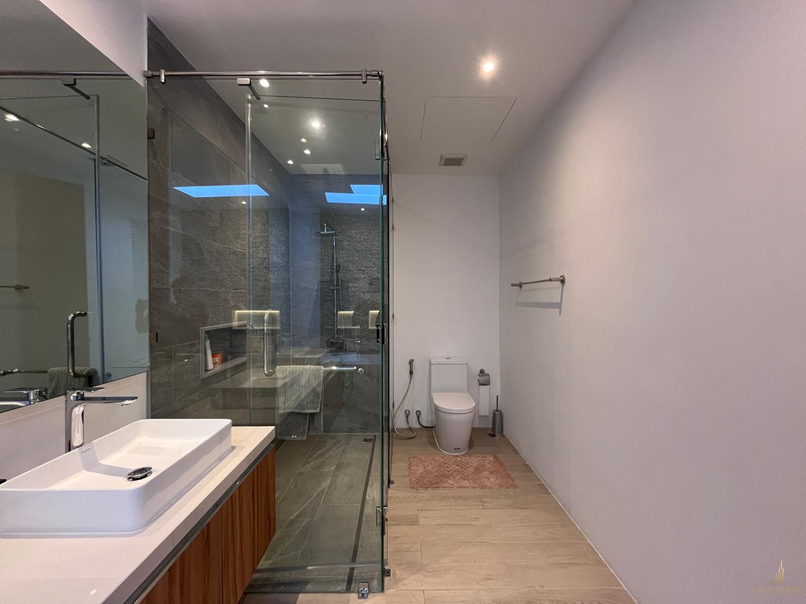 Tropical luxury villa for rent and sale at Thalang