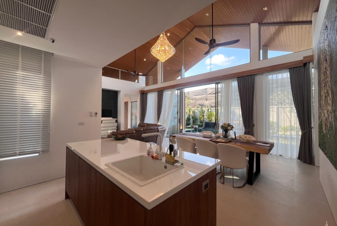 Tropical luxury villa for rent and sale at Thalang
